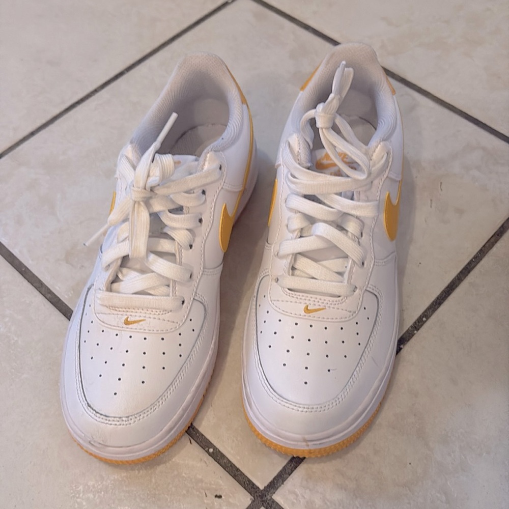 Air Force ones size 7 women